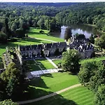 Abbaye Des Vaux-de-cernay 4*