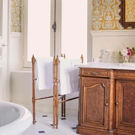 فندق Abbaye Des Vaux-de-cernay 4*