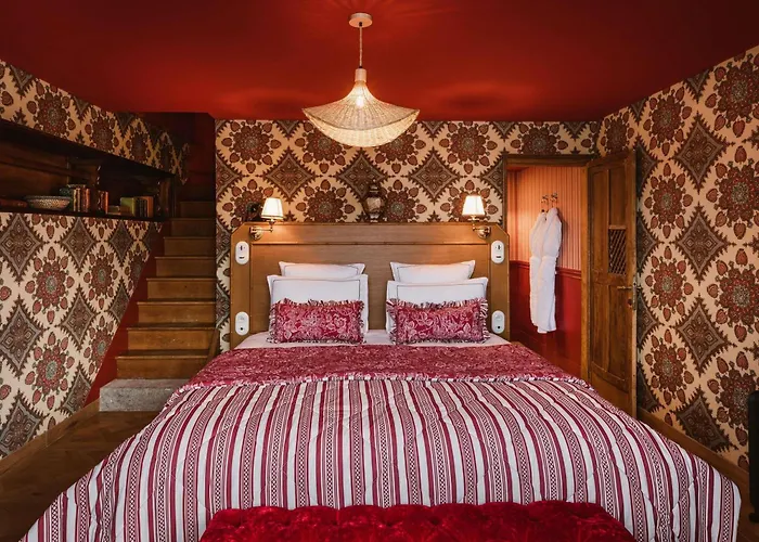 Hotel Abbaye Des Vaux-de-cernay 3*