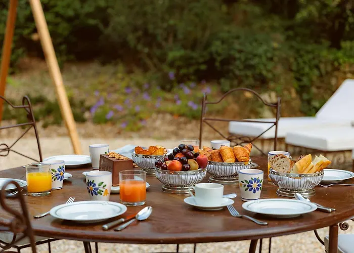 فندق Abbaye Des Vaux-de-cernay 3*